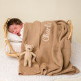 Afbeelding laden in Galerijviewer, Zacht babydeken met naam – gepersonaliseerd kraamcadeau van Little Steps