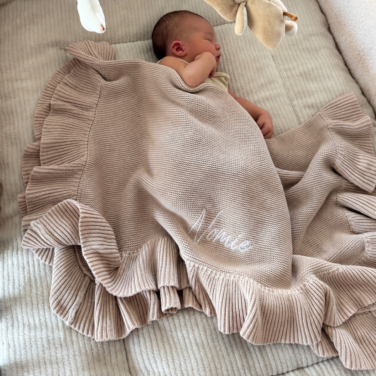 Gebreid babydeken Julien met ruffle