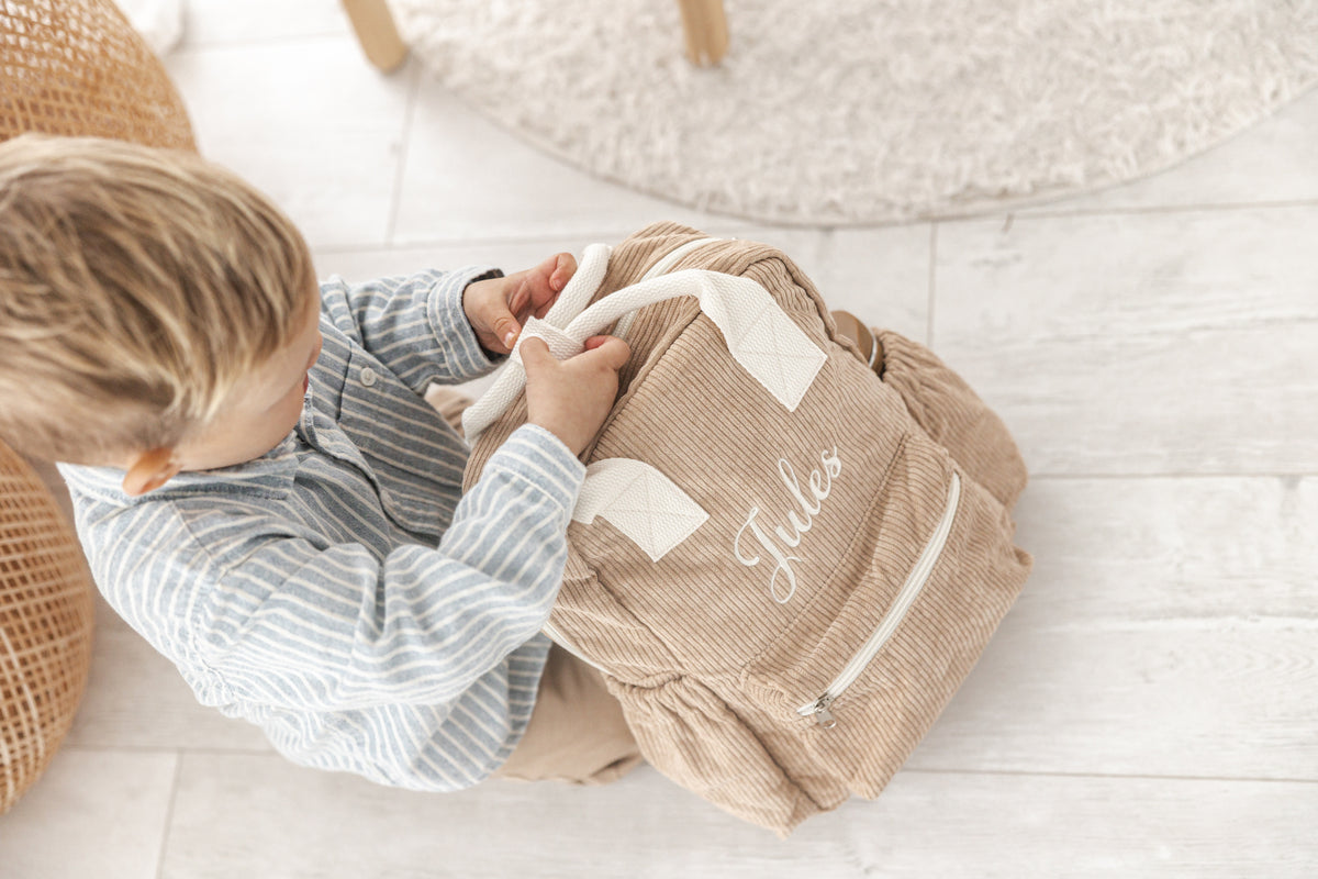 Kinder rugzakje Charlie van corduroy met geborduurde naam – warme uitstraling en stevig design