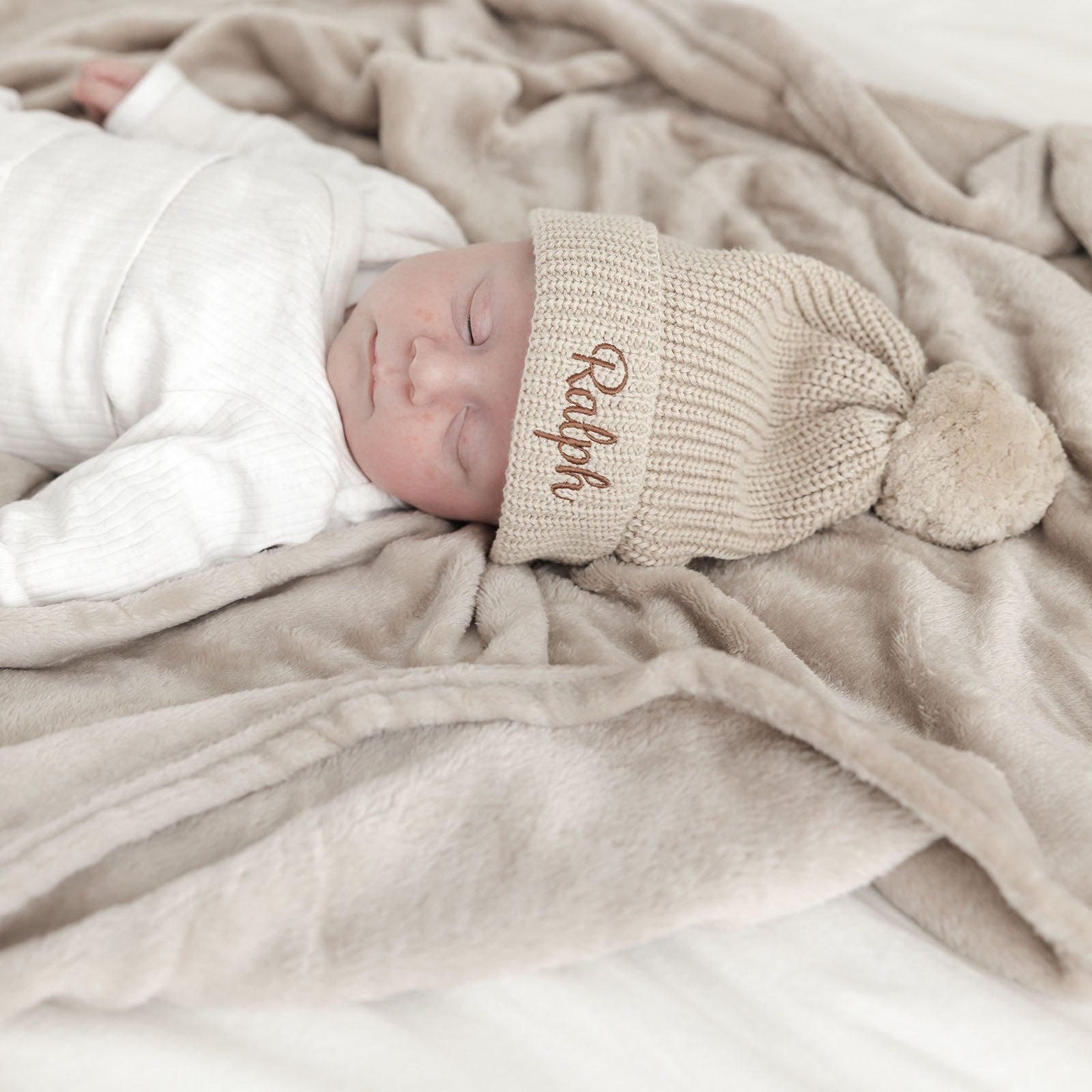 gepersonaliseerde baby muts met naam – Little Steps