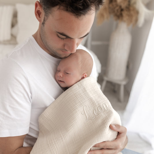 Beige babydeken Lionel met naam – stijlvol gepersonaliseerd zomerdekentje van tetra