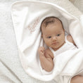 Afbeelding laden in Galerijviewer, Gepersonaliseerde badcape baby – Little Steps
