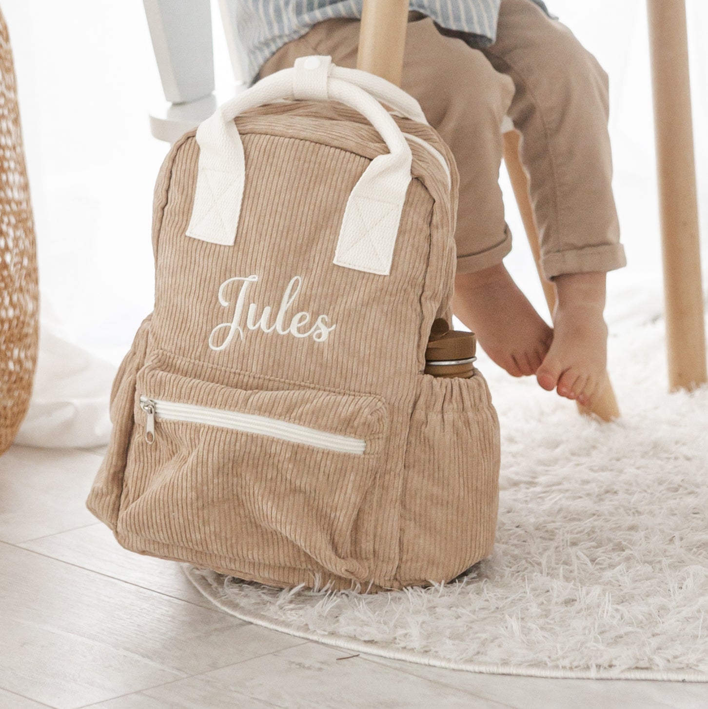 Corduroy rugzak voor kind – Rugzakje Charlie met naam, zacht en stijlvol voor dagelijks gebruik