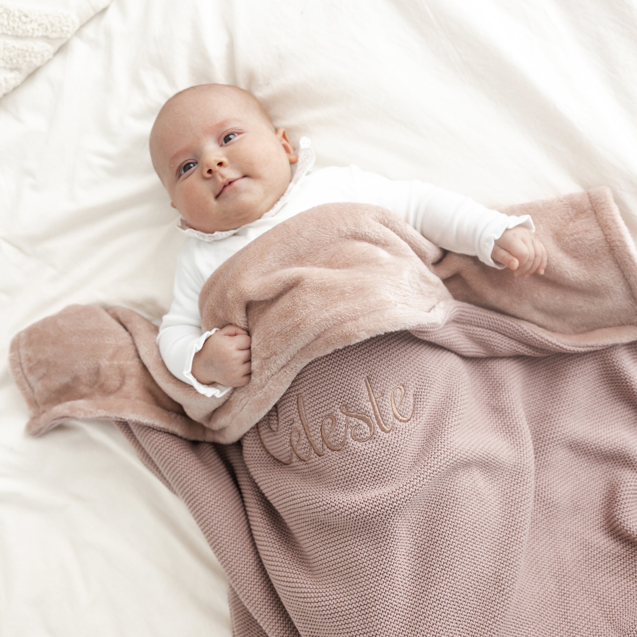 Roze Deken Emile met fleece – zacht en warm babydeken met naam, gepersonaliseerd en handgemaakt door Little Steps
