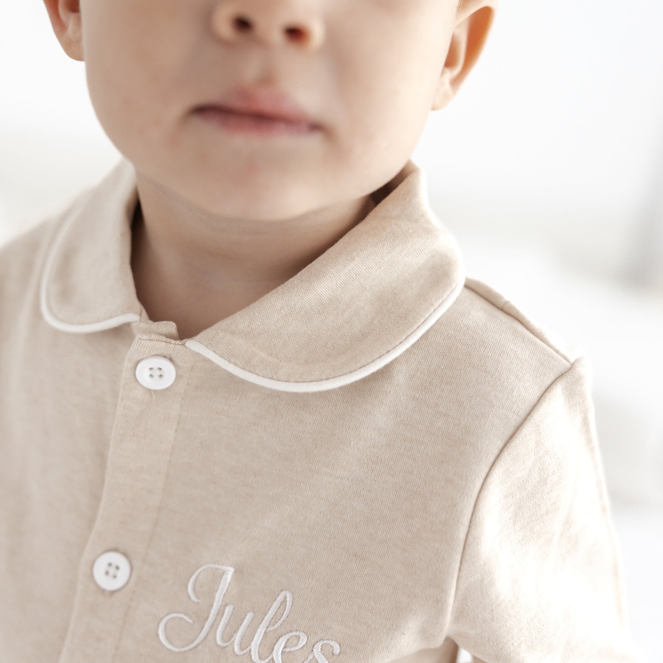 Detail van zacht boordje aan de enkels van Pyjama Lou – comfortabele pasvorm voor kinderen