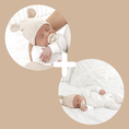Afbeelding laden in Galerijviewer, Voetjes van Kruippakje Eden – zacht babykruippakje met voetjes voor extra warmte
