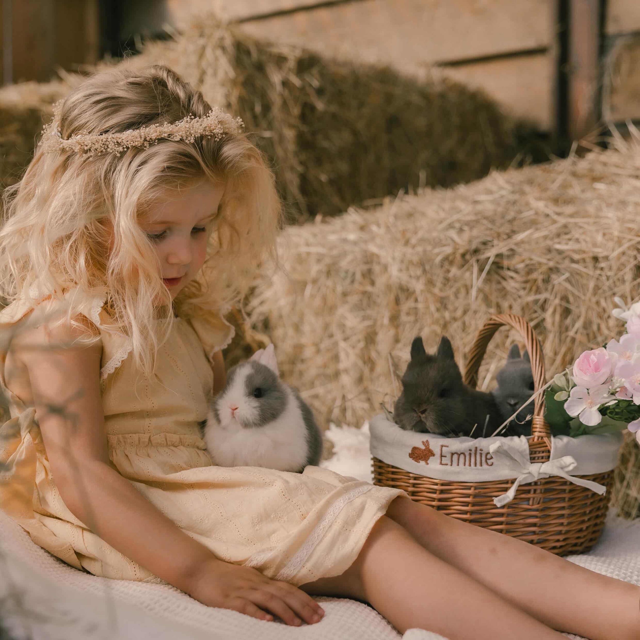 paasmandje met naam geborduurd