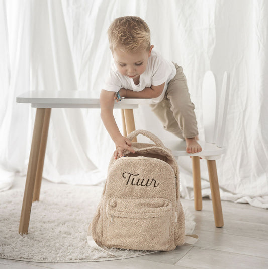 Rugzakje Beau met naam geborduurd – zachte teddy kinderrugzak van Little Steps, praktisch en stijlvol