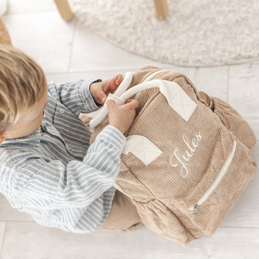 Rugzakje Charlie van corduroy met geborduurde naam – warme uitstraling en stevig design