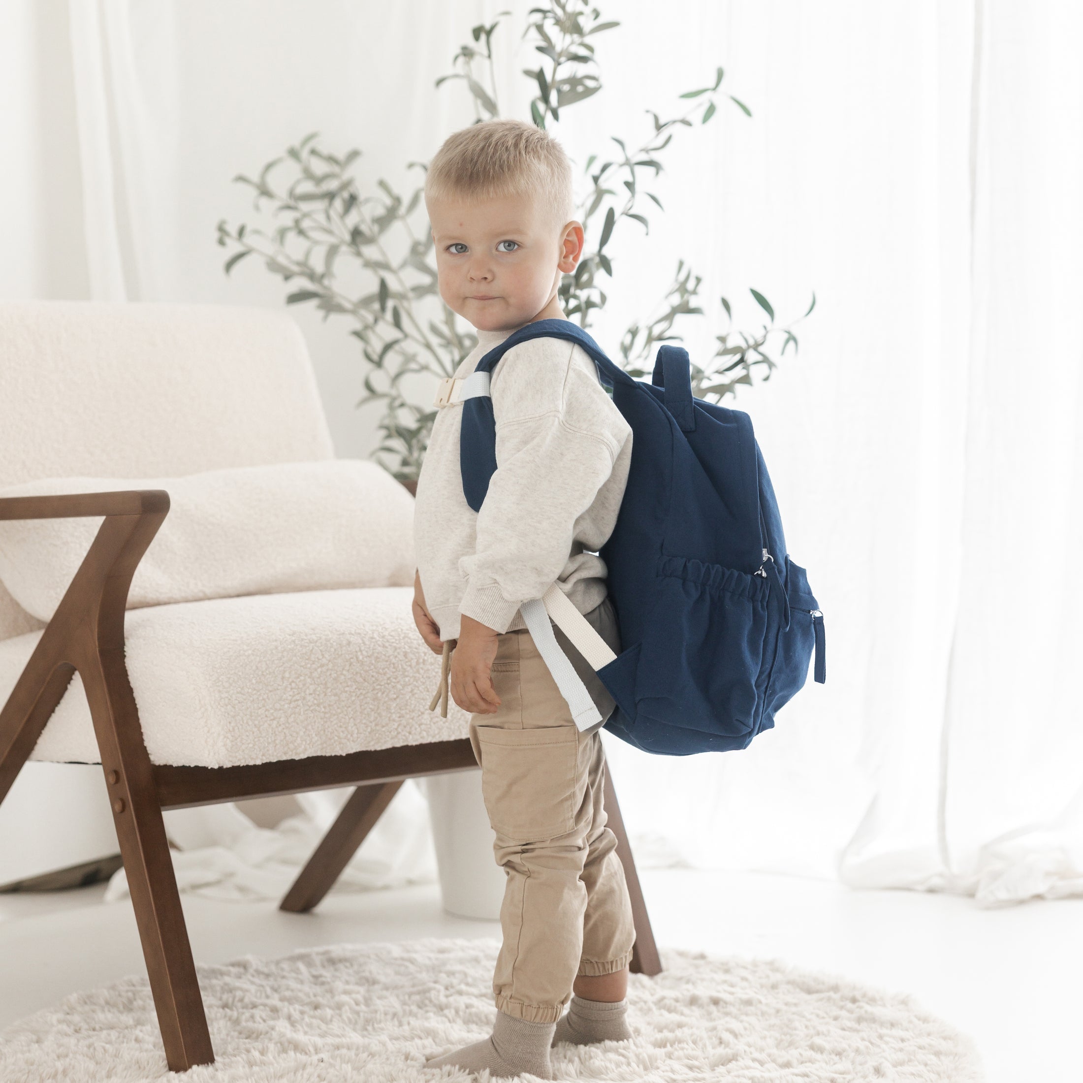 Donkerblauw rugzakje Luca met naam – stoere gepersonaliseerde kinderrugzak van Little Steps