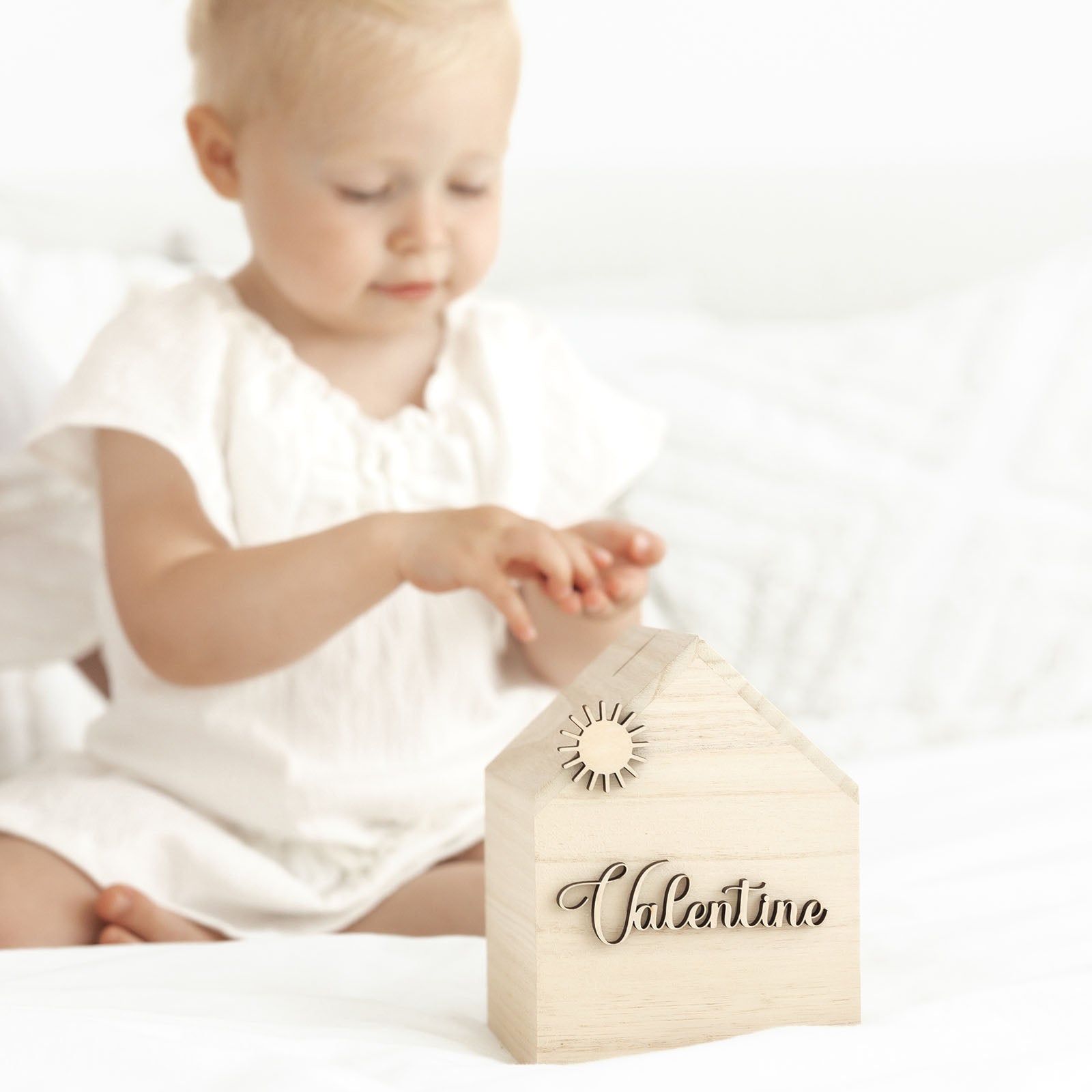 outen spaarpot Huis met gegraveerde of 3D naam – fijne, gepersonaliseerde afwerking in hout