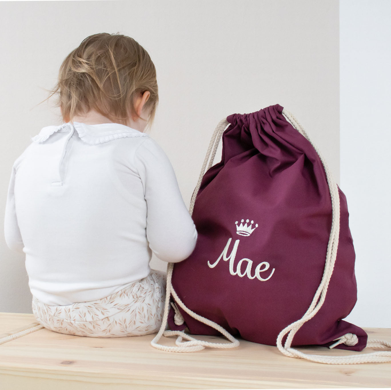 Bordeaux turnzak met naam – gepersonaliseerde kindertas, stevig en stijlvol handgemaakt in België