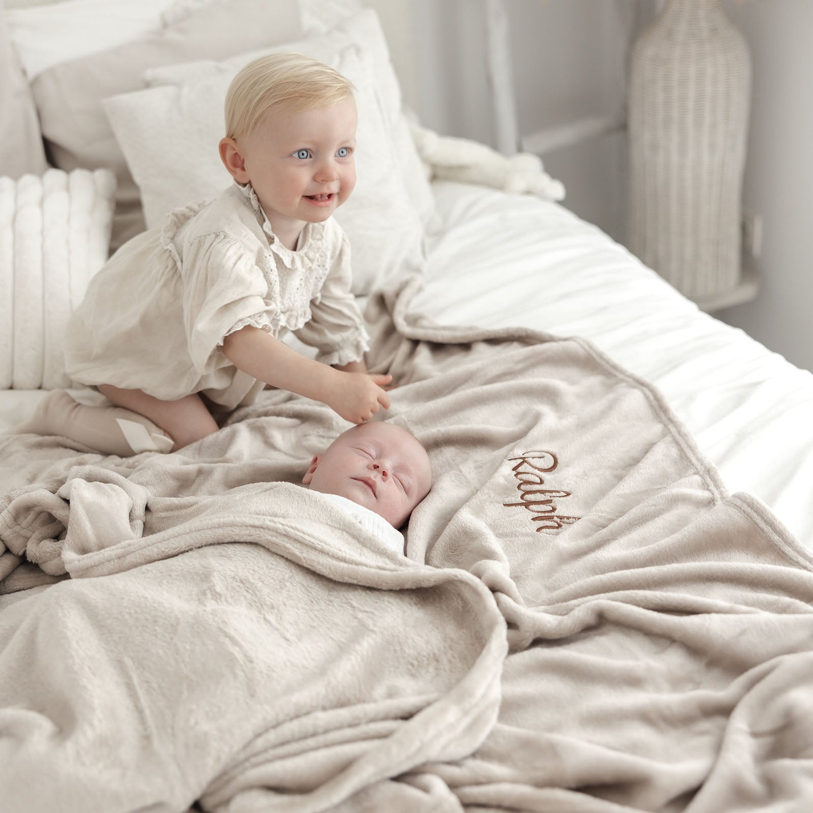 Deken Charlie met naam beige – Little Steps